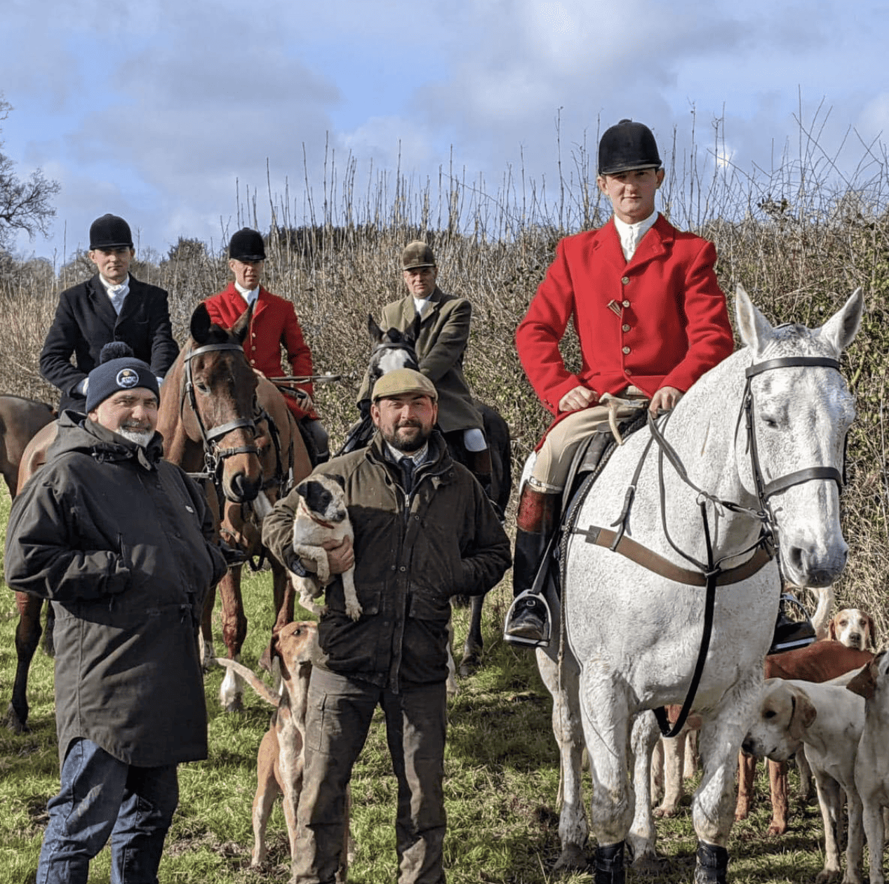 It’s a family affair; Fookes (on horse), with violent thug Ryan Walpole-Johnsen (Centre) and Fookes father (left), back left is Danny Chenoweth, also present at the dig out in December 2022, Chenoweth was not made to answer for his part in the crime. Johnsen also attended court in support of his gang mates.