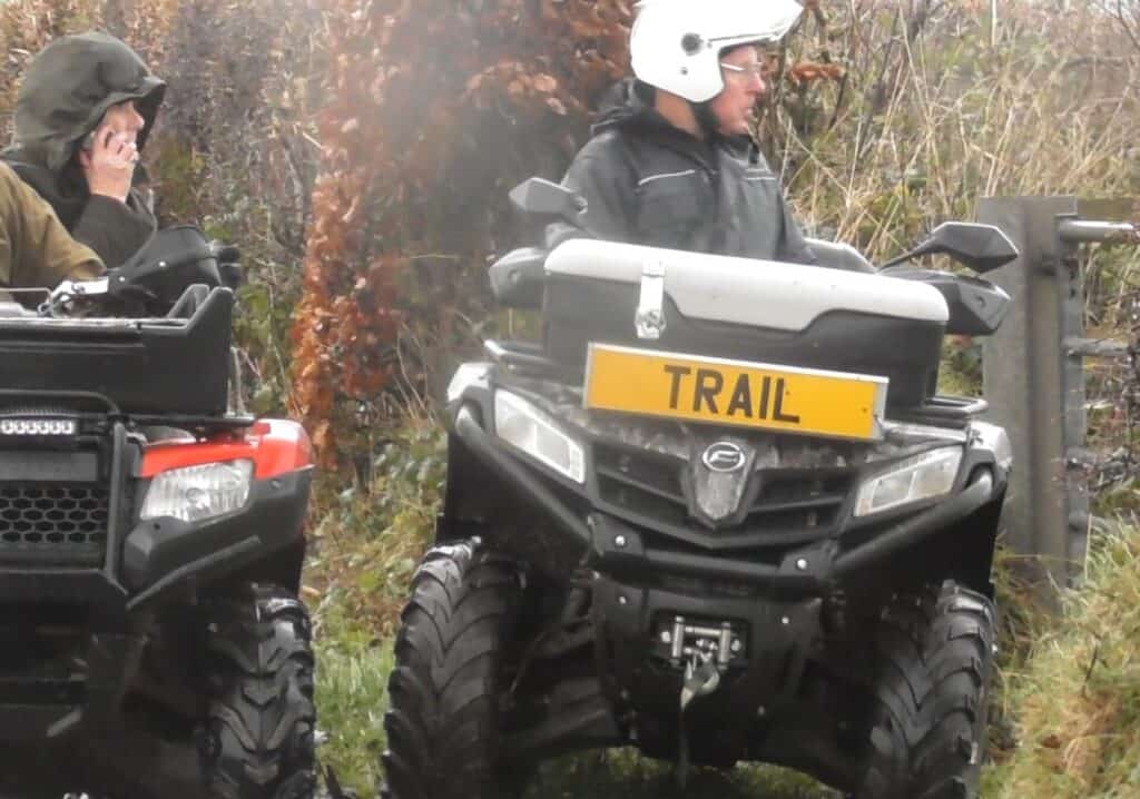 A right helmet: this idiot isn’t fooling anyone.